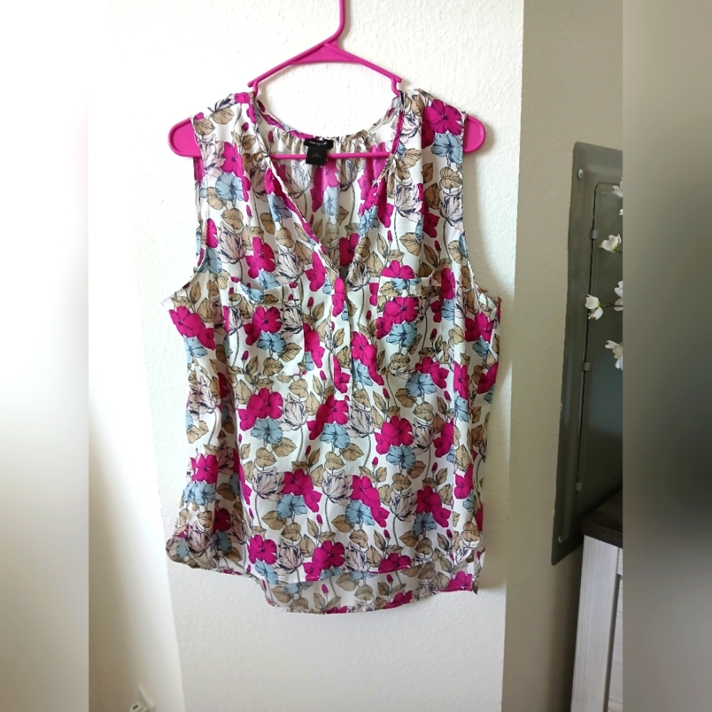 ANA TAYLOR SLEEVE LESS TOPS XL